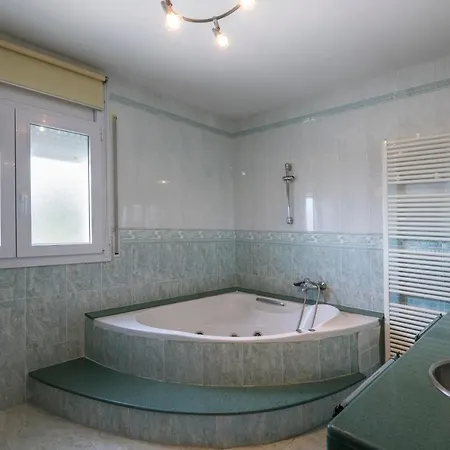 Sleeps 9 Villa